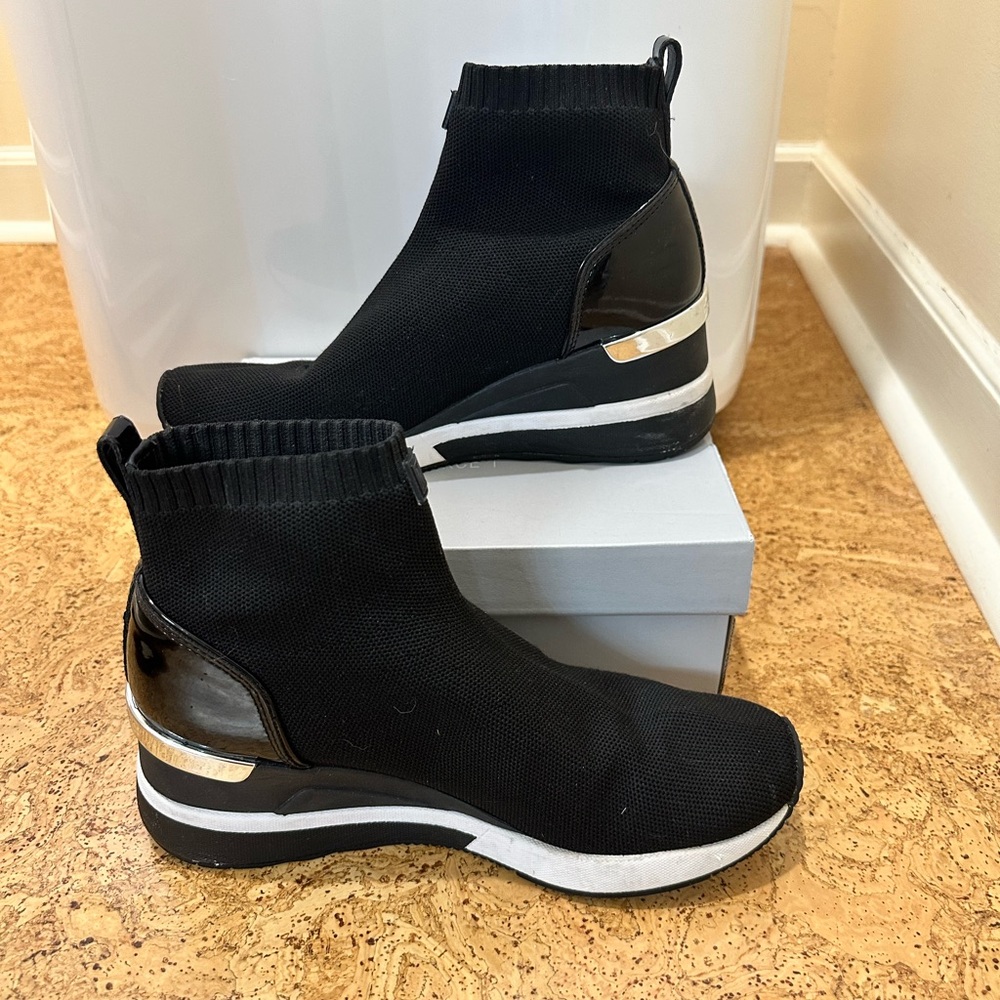 Michael Kors Skylar Women's Stretch-Knit Bootie Sneakers size 7.5M